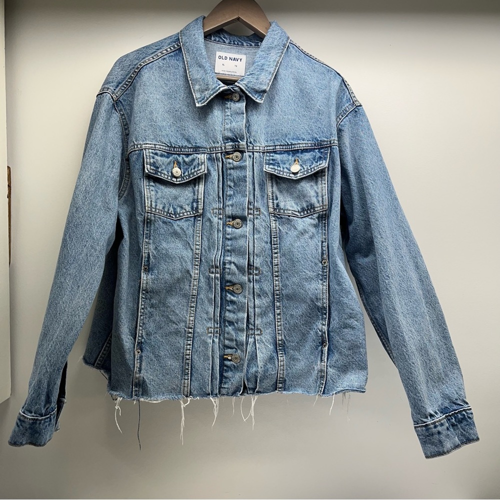 Old Navy Women’s Jean Jacket With Frayed Hem - Size XL - Picture 2 of 7